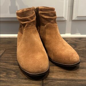 Vionic Tan Suede Ankle Boots 10
